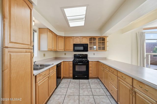 7611 E Waverly Street, Tucson, AZ 85715