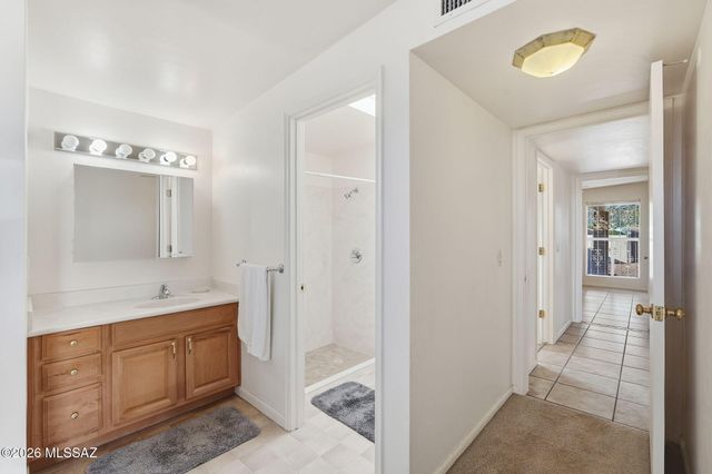 7611 E Waverly Street, Tucson, AZ 85715