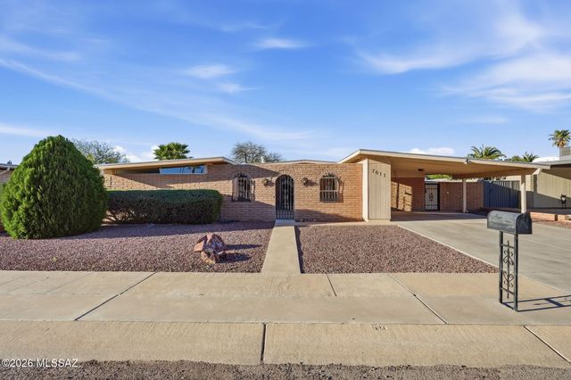 7611 E Waverly Street, Tucson, AZ 85715