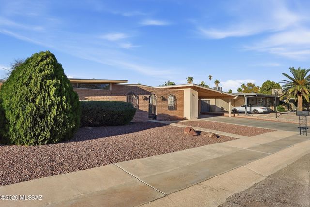 7611 E Waverly Street, Tucson, AZ 85715