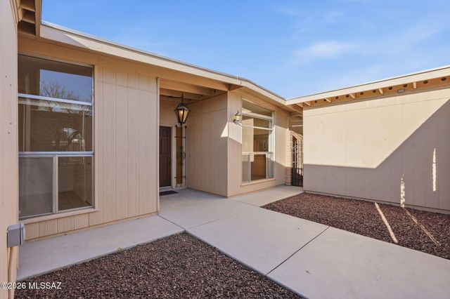 7611 E Waverly Street, Tucson, AZ 85715