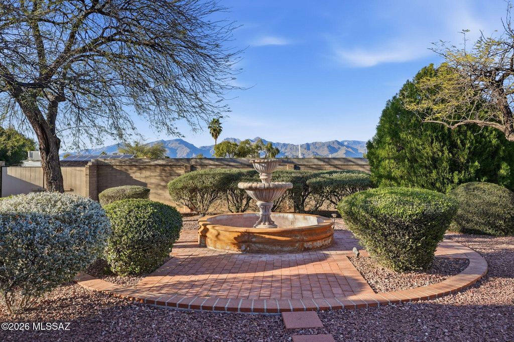 7611 E Waverly Street, Tucson, AZ 85715