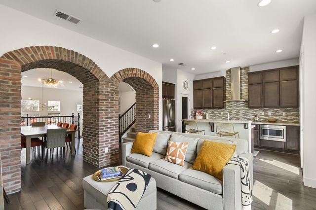 3501 Crocker Dr, Sacramento, CA 95818