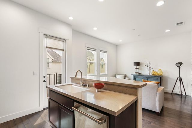 3501 Crocker Dr, Sacramento, CA 95818