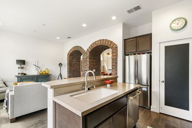 3501 Crocker Dr, Sacramento, CA 95818