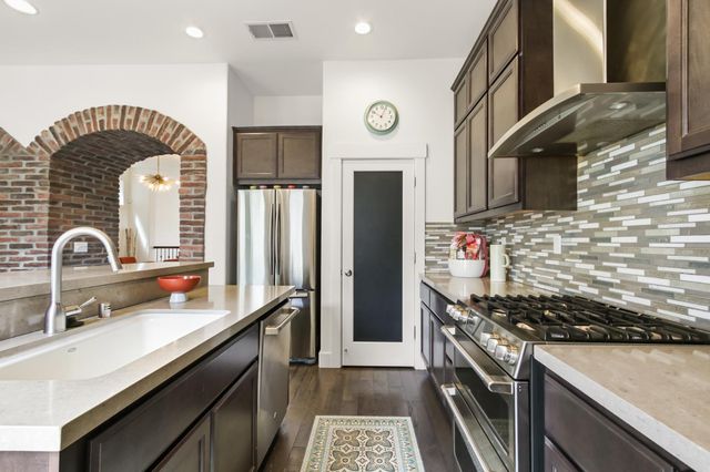 3501 Crocker Dr, Sacramento, CA 95818