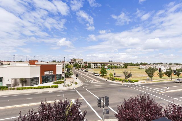 3501 Crocker Dr, Sacramento, CA 95818