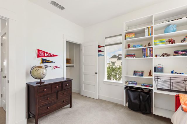 3501 Crocker Dr, Sacramento, CA 95818
