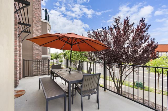 3501 Crocker Dr, Sacramento, CA 95818