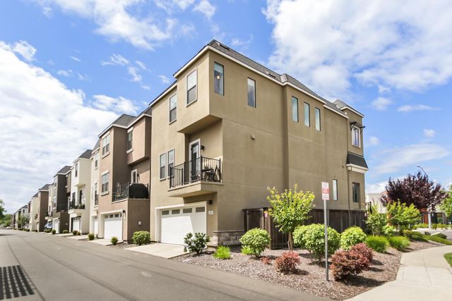 3501 Crocker Dr, Sacramento, CA 95818