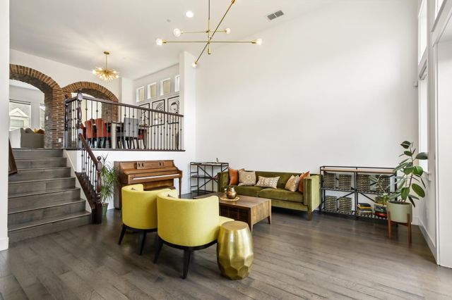 3501 Crocker Dr, Sacramento, CA 95818
