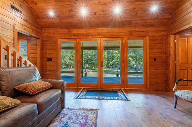 505 Clabber Creek Lane, Yellville, AR 72687