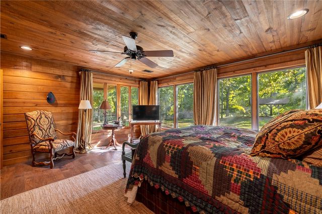 505 Clabber Creek Lane, Yellville, AR 72687