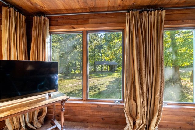 505 Clabber Creek Lane, Yellville, AR 72687