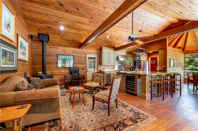 505 Clabber Creek Lane, Yellville, AR 72687