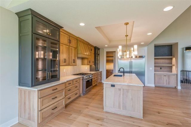 17020 Earnshaw Street, Overland Park, KS 66221