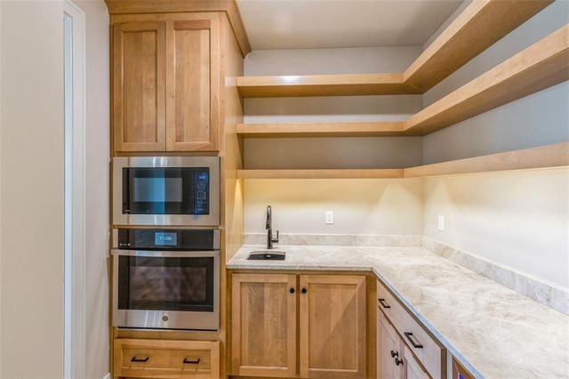 17020 Earnshaw Street, Overland Park, KS 66221