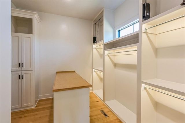 17020 Earnshaw Street, Overland Park, KS 66221