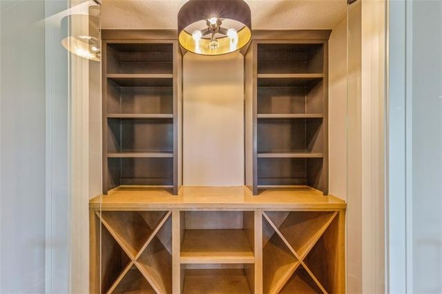 17020 Earnshaw Street, Overland Park, KS 66221