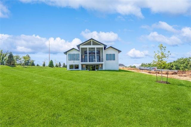 17020 Earnshaw Street, Overland Park, KS 66221