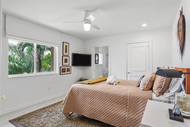 6949 Lake Estates Court, Boca Raton, FL 33496