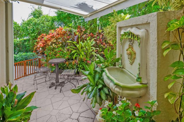 6949 Lake Estates Court, Boca Raton, FL 33496