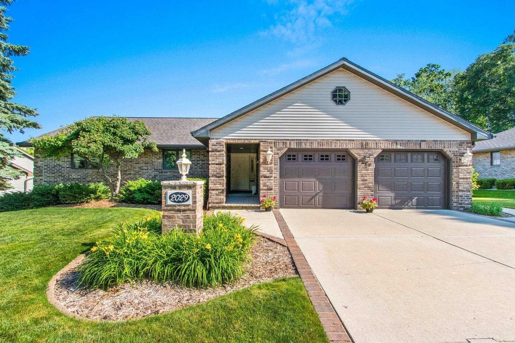 2029 TRISSINO WAY, Green Bay, WI 54313
