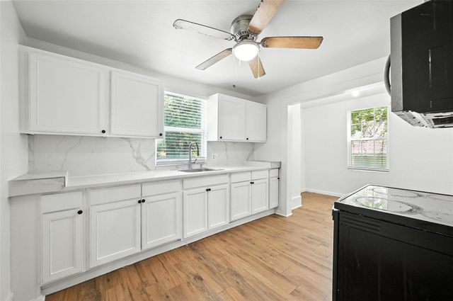 903 W Baker Street, Denison, TX 75020