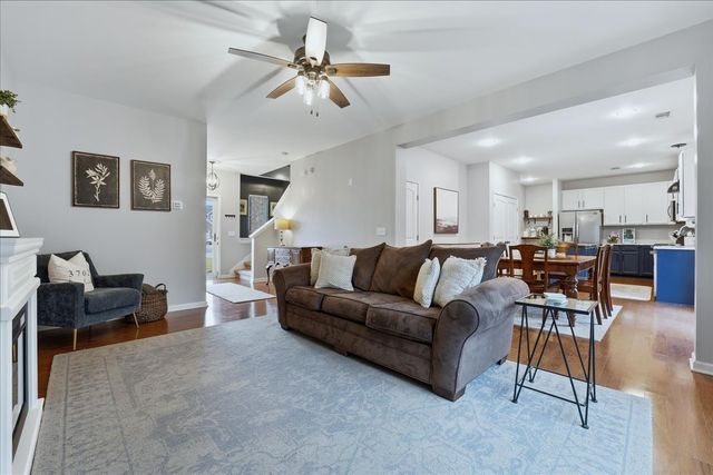 212 Wyburn Pl, Burns, TN 37029