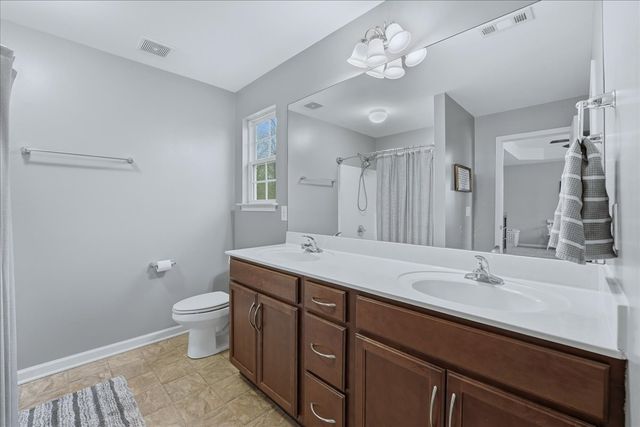 212 Wyburn Pl, Burns, TN 37029