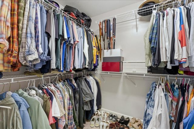 212 Wyburn Pl, Burns, TN 37029