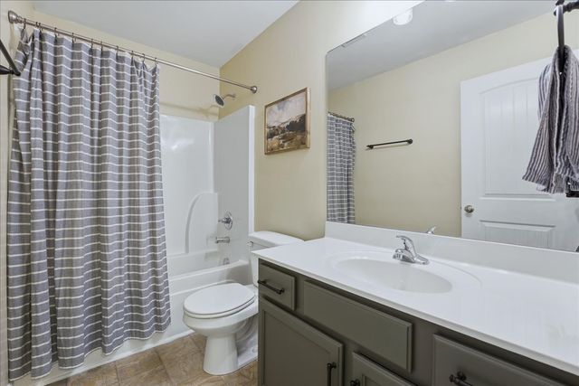 212 Wyburn Pl, Burns, TN 37029