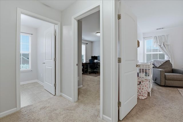 212 Wyburn Pl, Burns, TN 37029