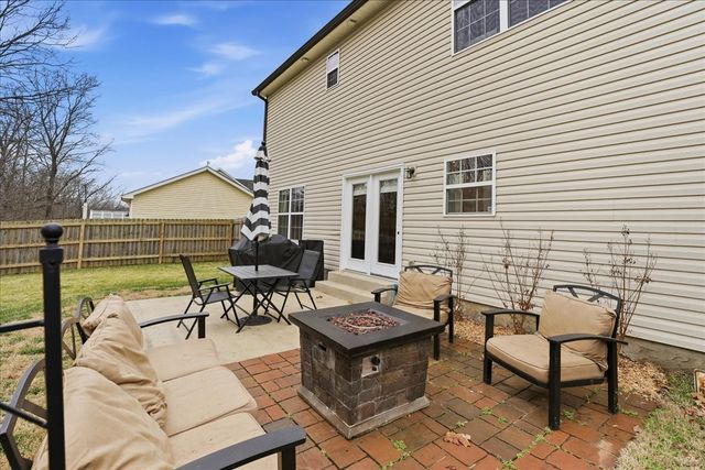 212 Wyburn Pl, Burns, TN 37029