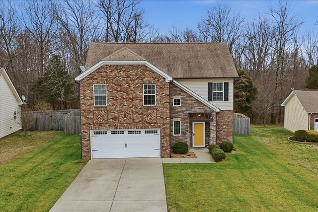 212 Wyburn Pl, Burns, TN 37029