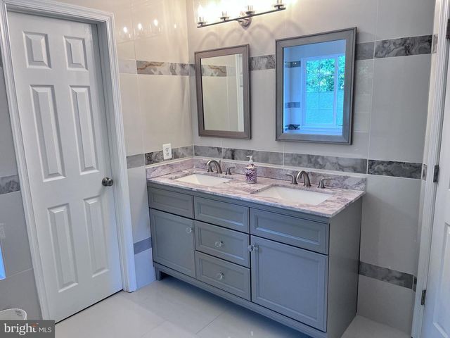 9201 GOLF CT, Manassas Park, VA 20111