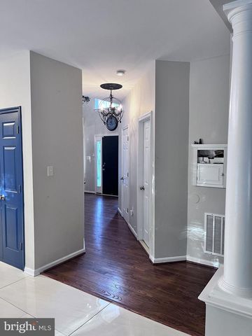 9201 GOLF CT, Manassas Park, VA 20111
