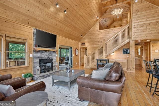 726 Railey Ridge NE, Ranger, GA 30734