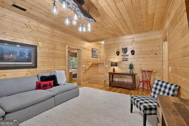 726 Railey Ridge NE, Ranger, GA 30734