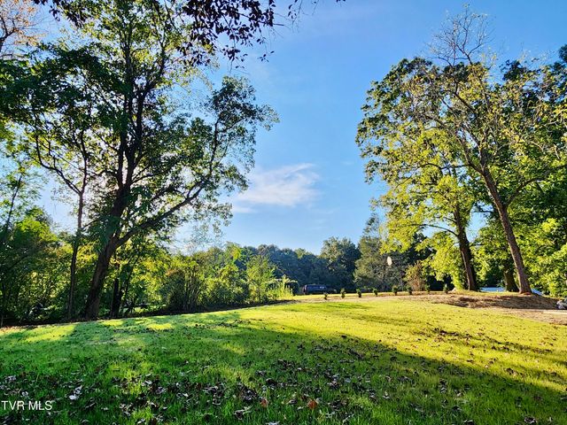 111 Woodland Circle, Jonesborough, TN 37659