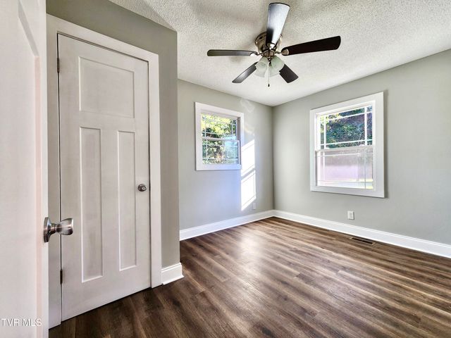 111 Woodland Circle, Jonesborough, TN 37659