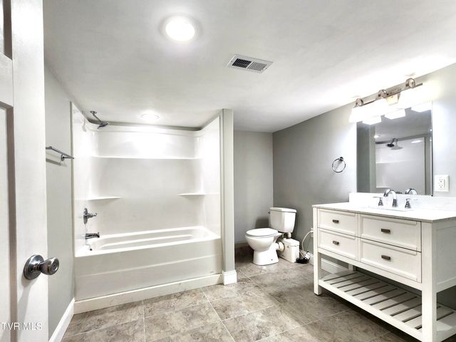 111 Woodland Circle, Jonesborough, TN 37659