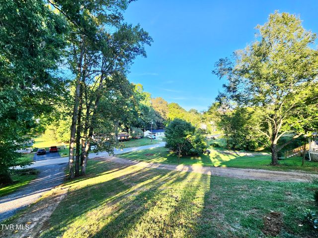 111 Woodland Circle, Jonesborough, TN 37659
