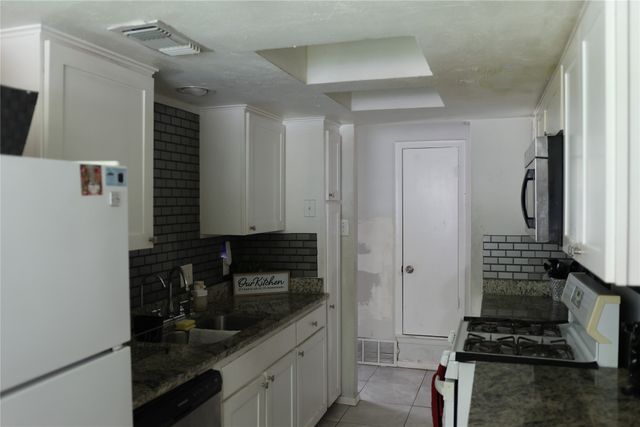 4006 Ambrose Drive, Dallas, TX 75241