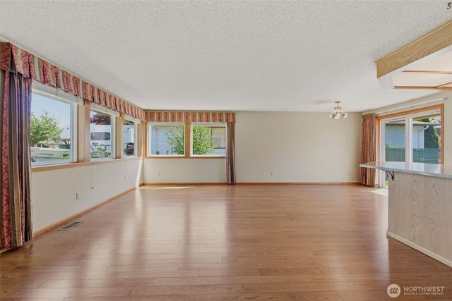 1428 Loraine Street, Enumclaw, WA 98022