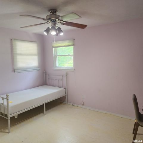 10 HOMESTEAD Drive, Mt Vernon, IL 62864