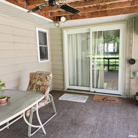 10 HOMESTEAD Drive, Mt Vernon, IL 62864