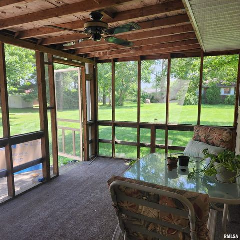 10 HOMESTEAD Drive, Mt Vernon, IL 62864