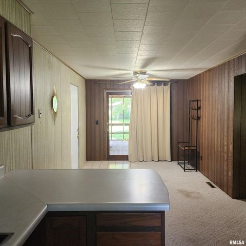 10 HOMESTEAD Drive, Mt Vernon, IL 62864