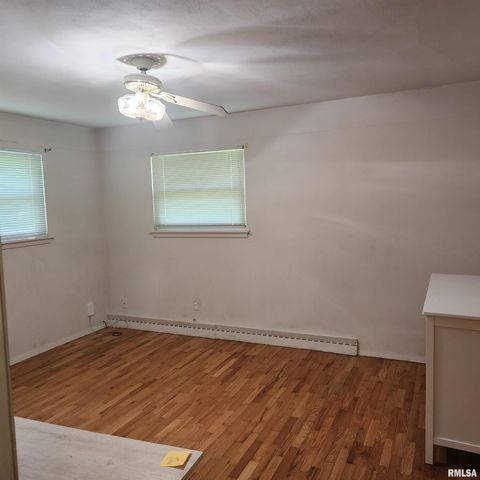 10 HOMESTEAD Drive, Mt Vernon, IL 62864